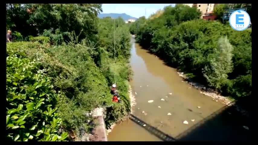 Precipita Dal Ponte Del Mella 32enne Salvato Dai Vigili Del Fuoco